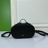 Fendi Oval Camera Bag in Leather Sizes:21×12.5×7CM
