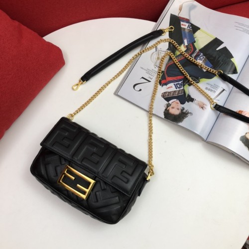 Fendi New Flap Crossbody Tote Bag Sizes:18.4x11cm