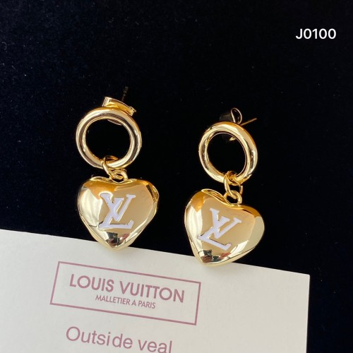 Louis Vuitton Fashion Letter Heart Stud Earrings