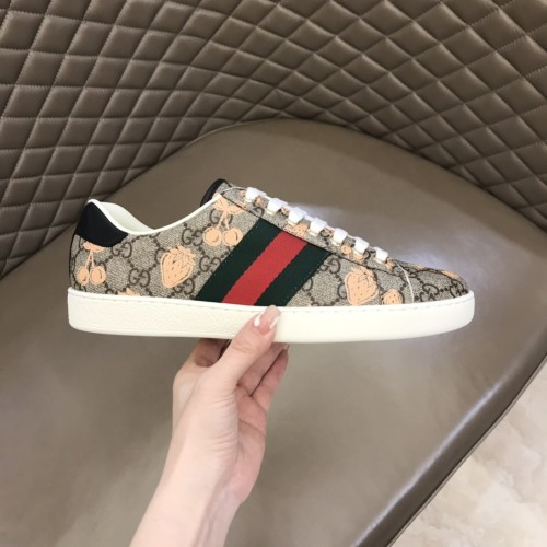Gucci Womens Shoes Sneakers Luxury Brand Women's berry print Ace sneaker with Original Box ‎433900 UM610 8295