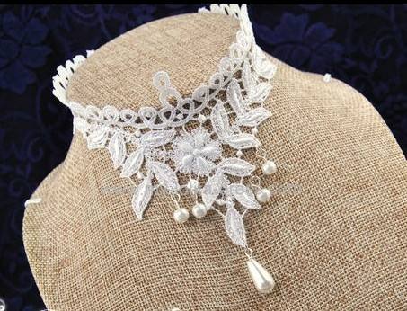 White Sweet Flower Leaves Lolita Choker Fake Collar