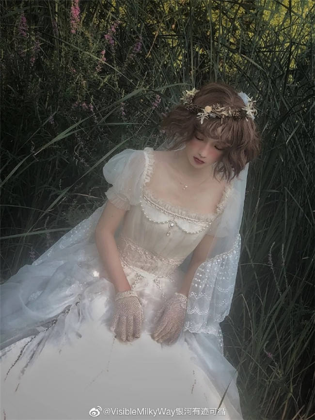 Moon Lover ~ Elegant Lolita OP Bridal Design -Pre-order