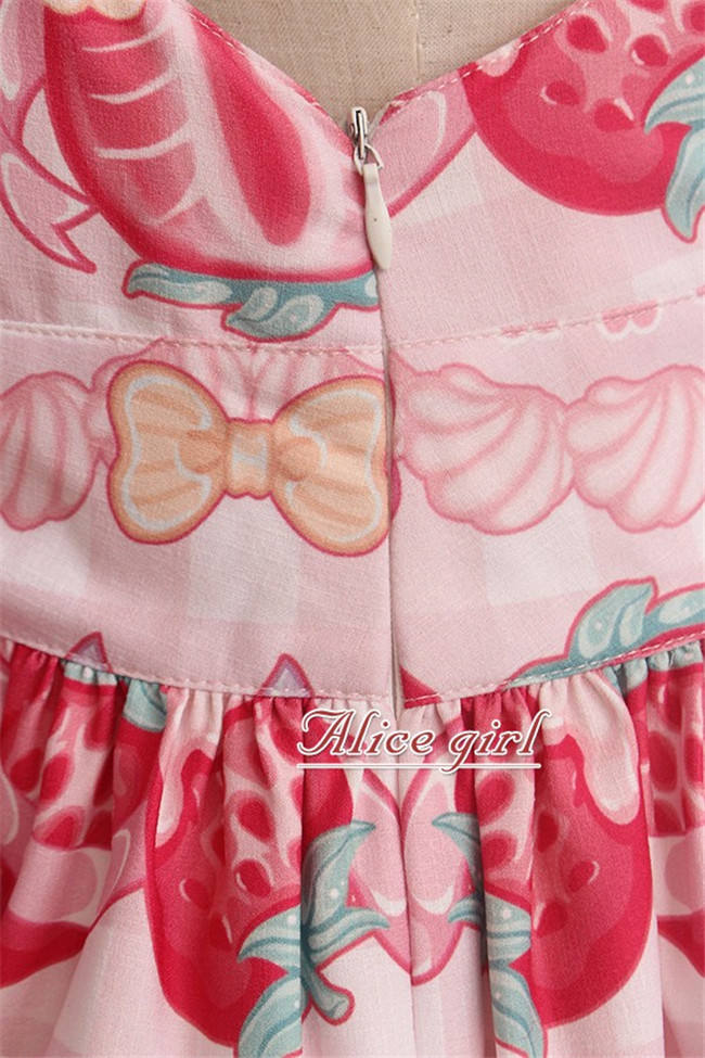 Alice Girl ~Strawberry With Cream~ Sweet Lolita Salopette + Badage -Pre-order