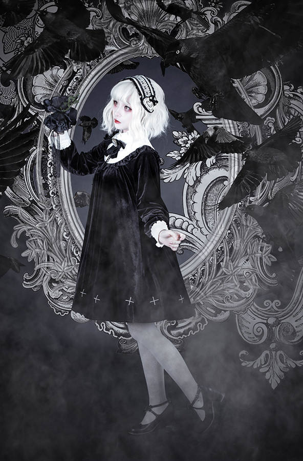 The Witch's Ring Velvet Babydoll/Elegant 2 Versions One Piece Pre-order Closed