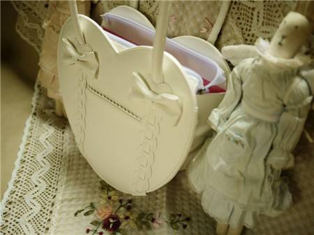 Loris Japanese Fashion Heart Shape Handbag