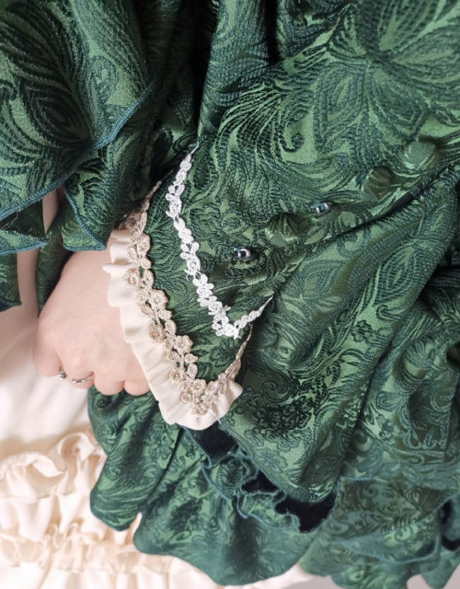 Henrietta Vintage Court OP 3 Lengths -Ready Made