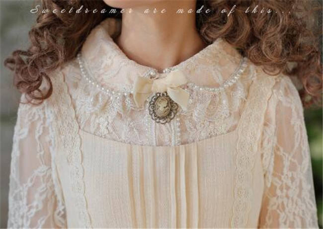Flower Traver~ Elagant Lace Lolita Blouse