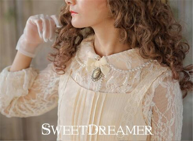 Flower Traver~ Elagant Lace Lolita Blouse
