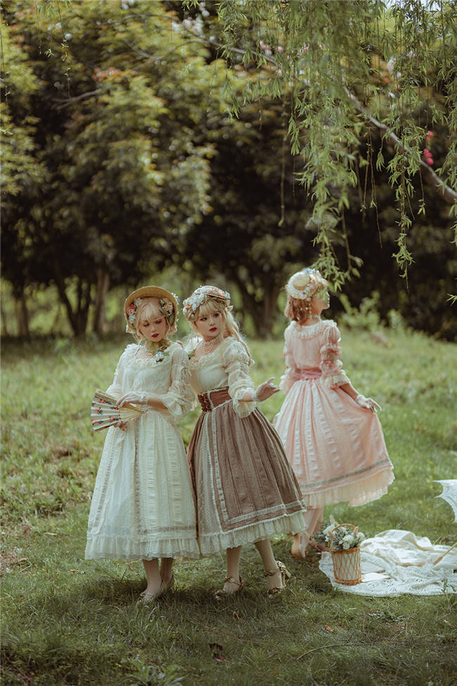 Miss Point ~ Salley Garden 2.0 Embroidery Vintage High Waist Lolita Skirt