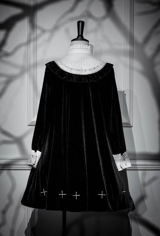 The Witch's Ring Velvet Babydoll/Elegant 2 Versions One Piece Pre-order Closed