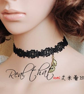 Black Flower Lace Necklace Gold Mask-out