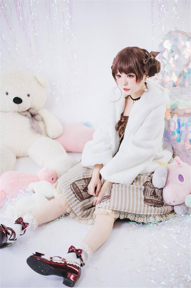 The Rabbit/The Bear~ Sweet Thickening Lolita Short Coat -Pre-order Closed