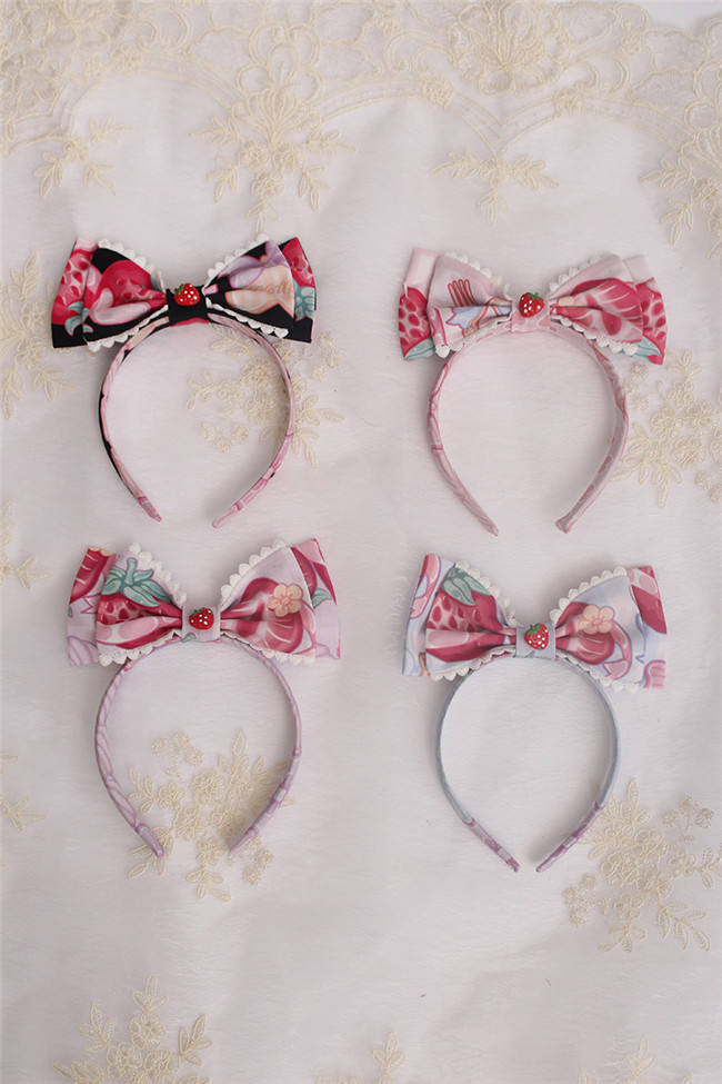 Alice Girl ~Strawberry With Cream~ Sweet Lolita Salopette + Badage -Pre-order
