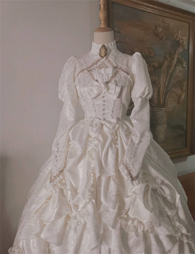 Henrietta Vintage Court OP 3 Lengths -Ready Made