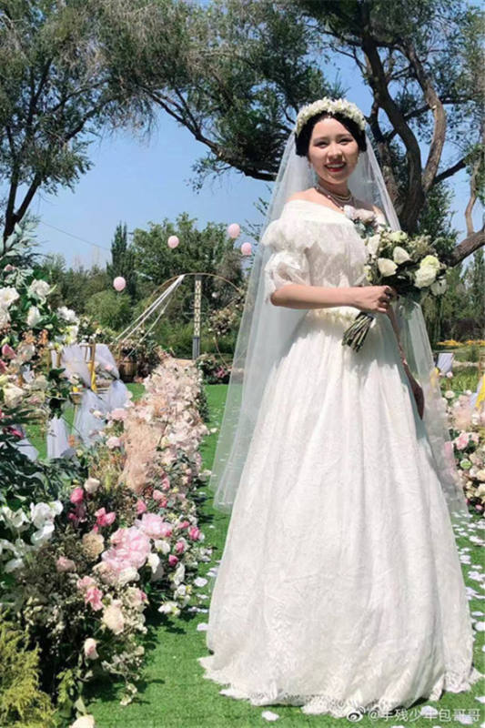 Surfacespell ~ The Portrait of A Lady Vintage Bridal Dress