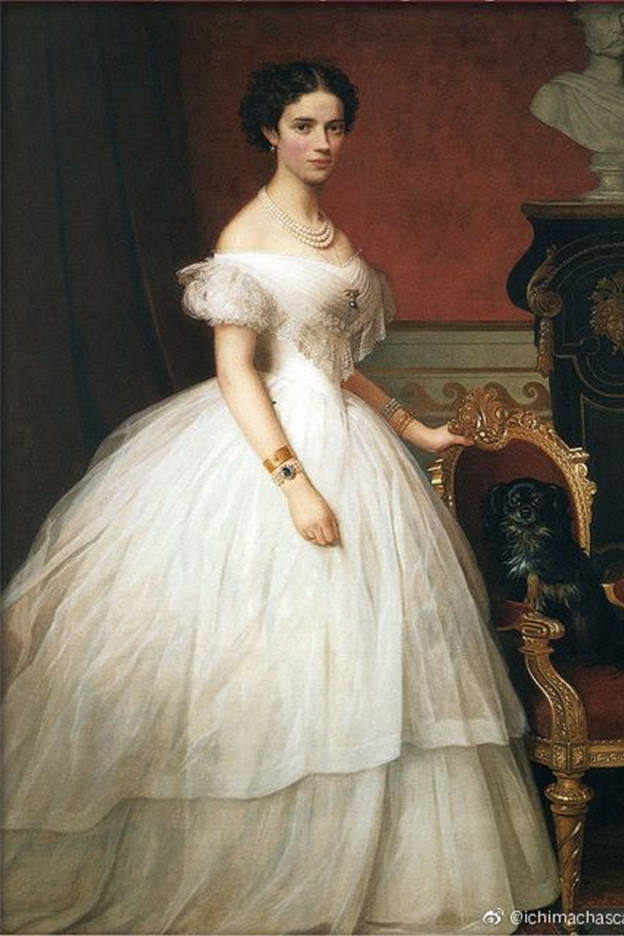 Surfacespell ~ The Portrait of A Lady Vintage Bridal Dress