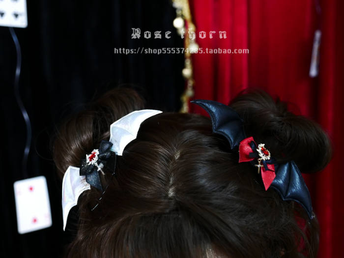 Rose Thorn Bat Cross Lolita Hairclip/Brooch