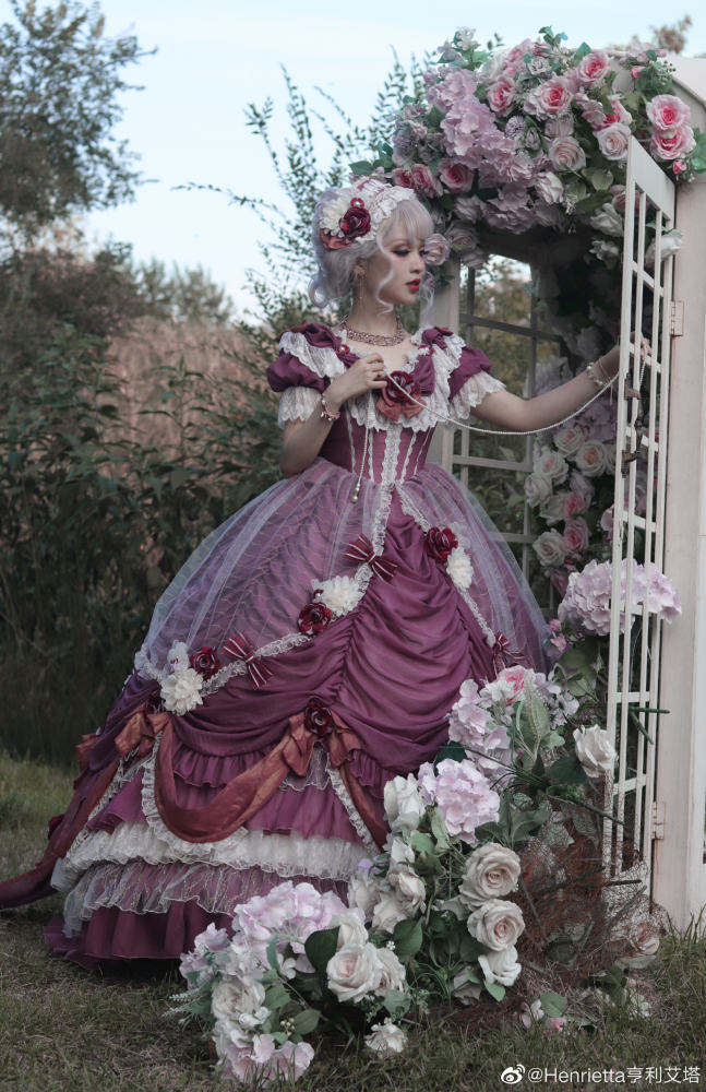 Henrietta ~Rose Queen Flowers Luxury Lolita OP
