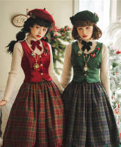 Miss Point ~The Kitty In the Frame Christmas Lolita Vest + Skirt Set -Pre-order