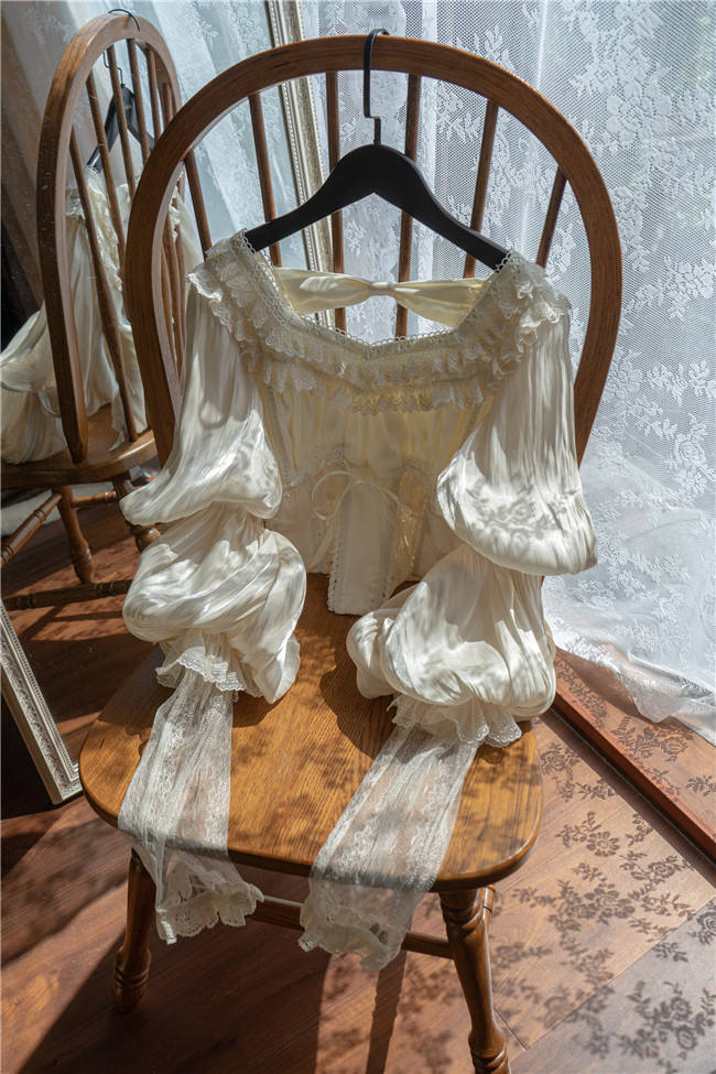 Airfreeing Cersei Vintage Lolita Blouse and Skirt