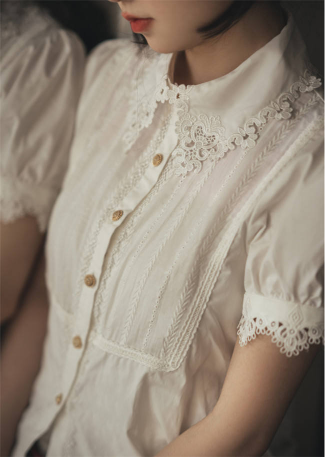 Miss Point Antique Key Classic Lolita Blouse