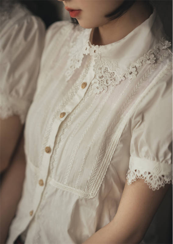 Miss Point Antique Key Classic Lolita Blouse