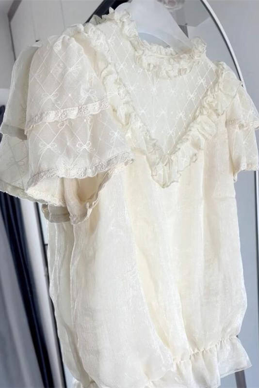 Manta Plus Size Lolita Blouse White and Black