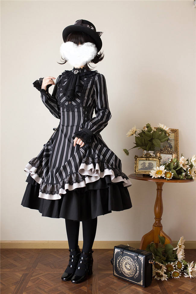 Miss Point ~The Pointe Estate Stripe Lolita OP