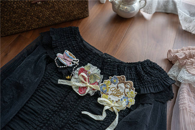 Miss Point Ruffle Collar Lolita Blouse