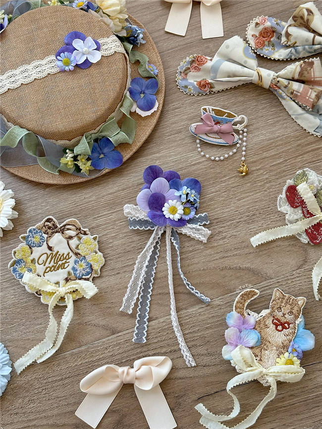 Miss Point Kitty and Rose Lolita Accessories