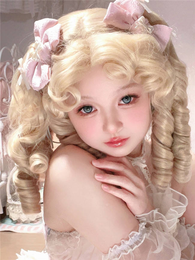 Elizabeth Roman Curls Blonde Lolita Wigs