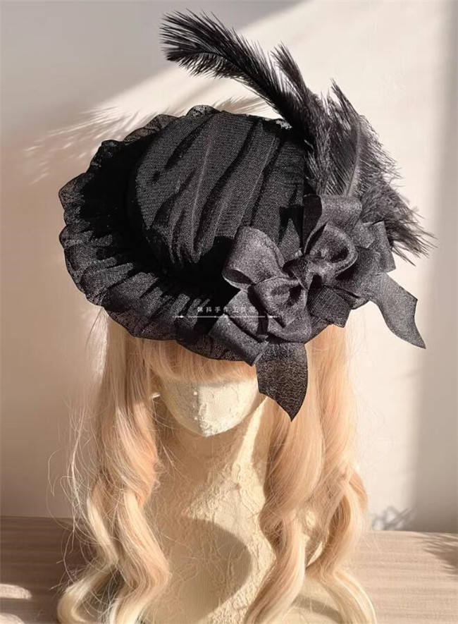 Hand-made Dots Yarn Flat Hat