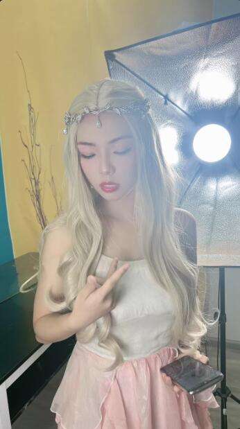 Alice Garden Maisel Middle Part Long Wavy Wig 65cm