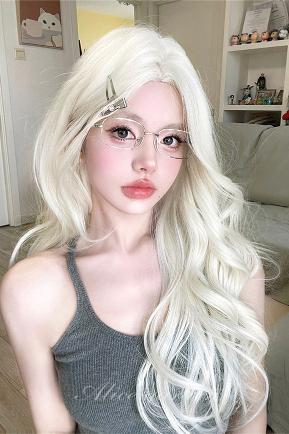 Alice Garden White Golden Middle Part Long Wavy Wig 72cm