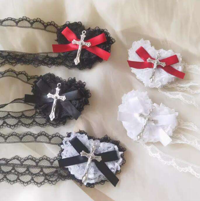 Moji Lace Cross Gothic Eyepatch