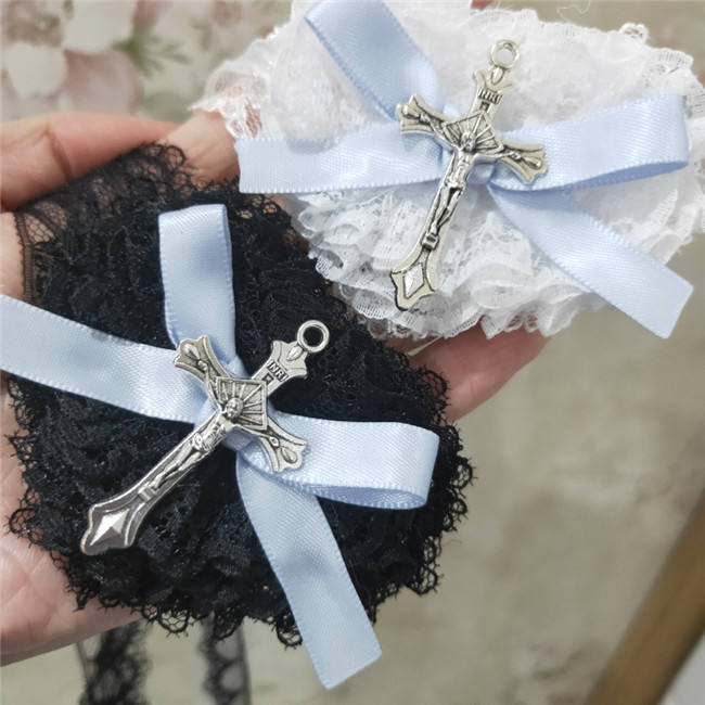 Moji Lace Cross Gothic Eyepatch