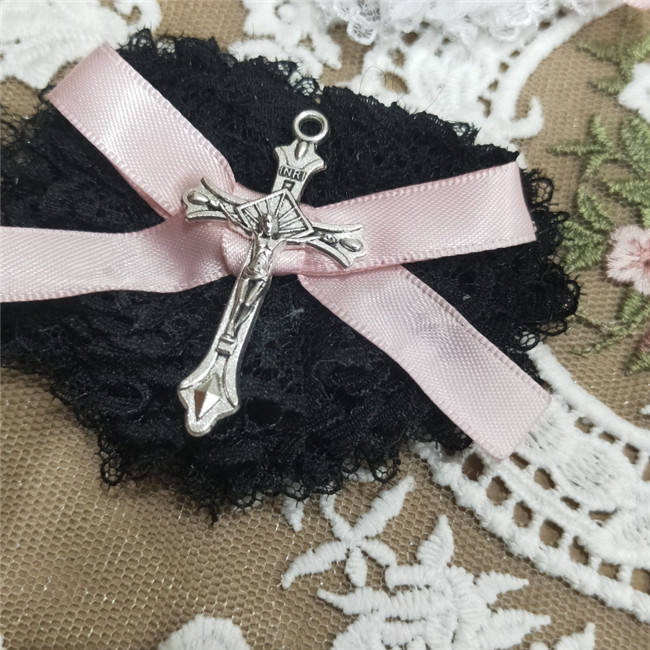 Moji Lace Cross Gothic Eyepatch