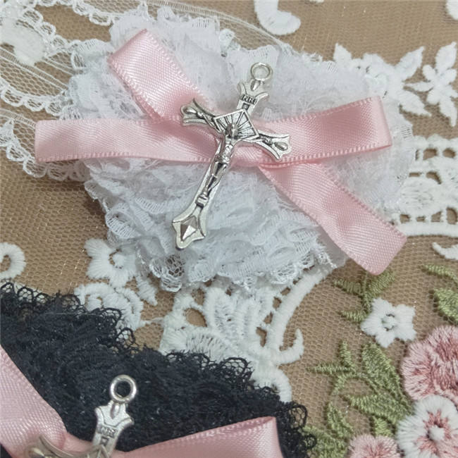 Moji Lace Cross Gothic Eyepatch