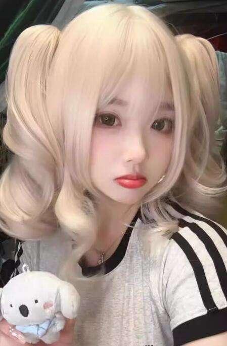 Dalao Home Coconut Milk Lolita Wig