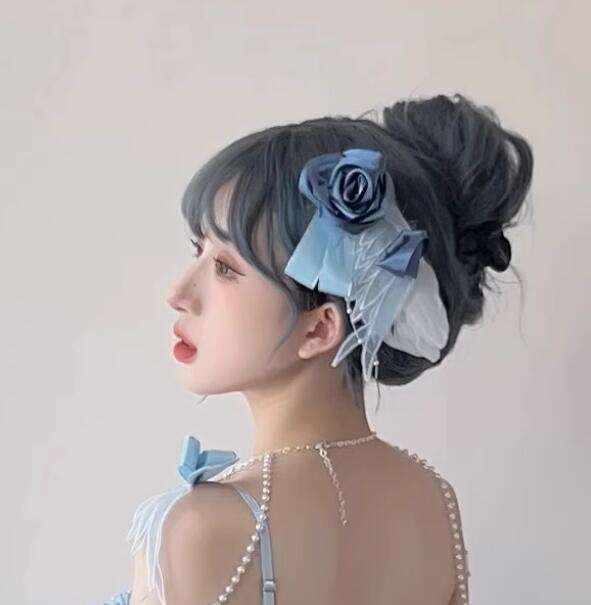 Swan Wonderland Necklace, Crown and Rose Side Clip