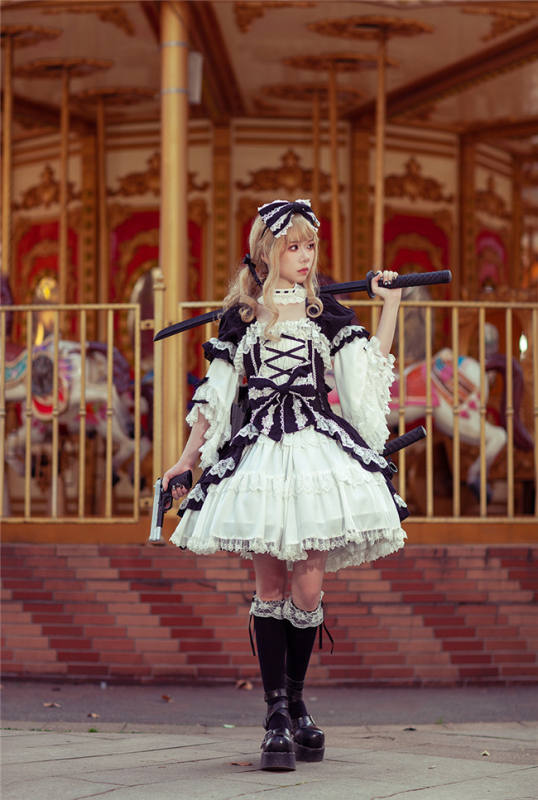 Infanta Black White Doll Lolita Dress, Set-in Sleeves and Headdress