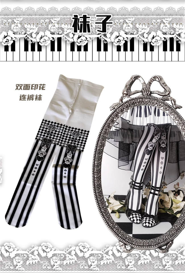 Yidhra Annie in Black and White Lolita Tights