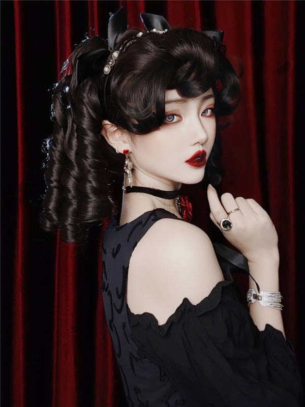 The Adams Girl Black Roman Curls Lolita Wigs