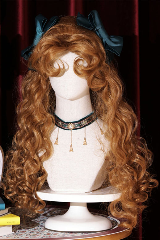 Earl's Daughter Vintage Long Curly Golden Brown Princess Wig