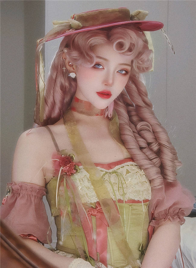 Daydream Roman Curls Pink Princess Wig