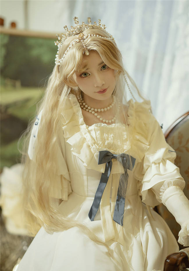 La Reine Water Wave Blonde Lolita Wig