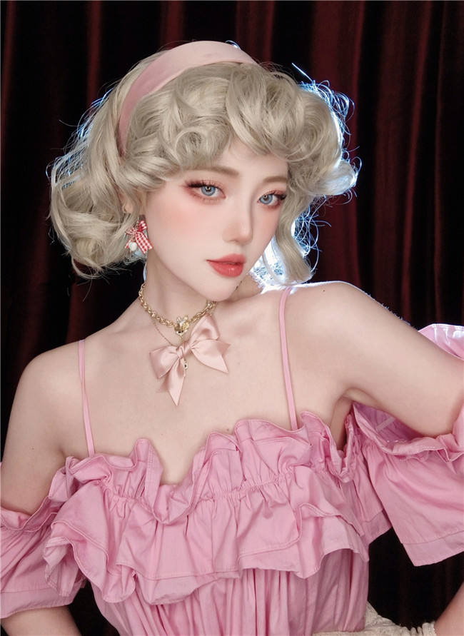 Broadway Sweetheart Retro Short Blonde Wig