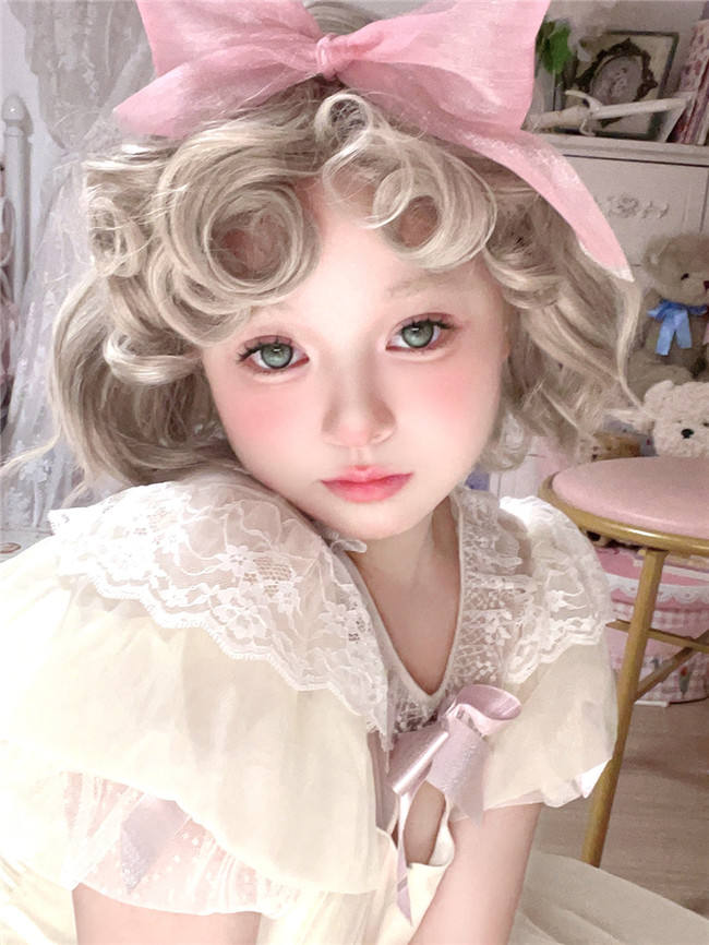 Broadway Sweetheart Retro Short Blonde Wig