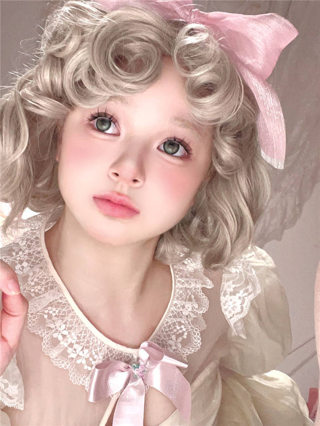 Broadway Sweetheart Retro Short Blonde Wig