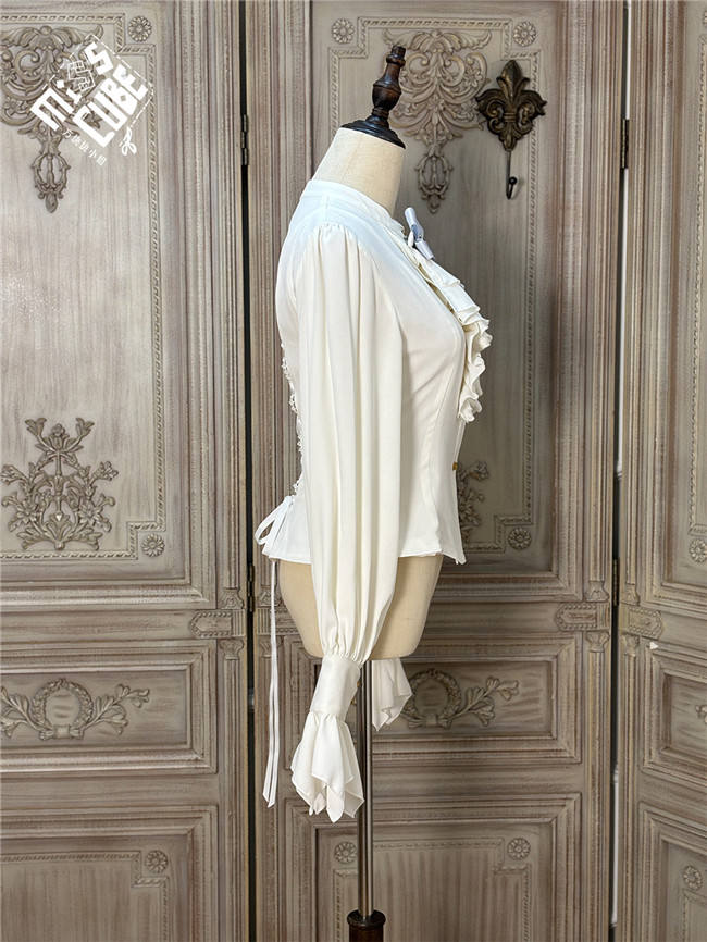 Miss Point Eye of Horus Sleeve Sleeve Gothic Lolita Blouse